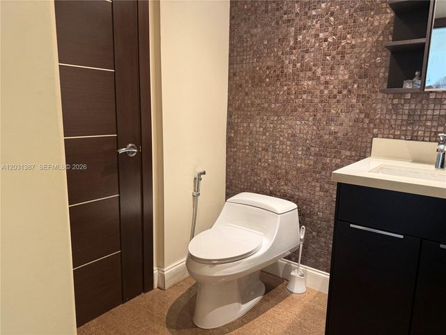 19220 NE 25th Avenue 272B, Miami, FL 33180