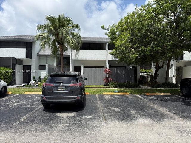 19220 NE 25th Avenue 272B, Miami, FL 33180
