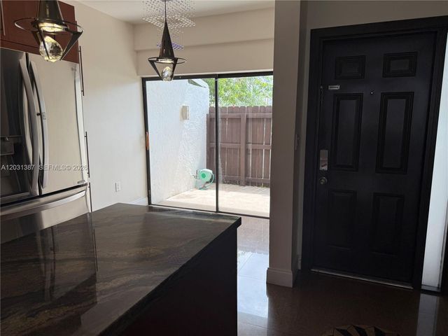 19220 NE 25th Avenue 272B, Miami, FL 33180