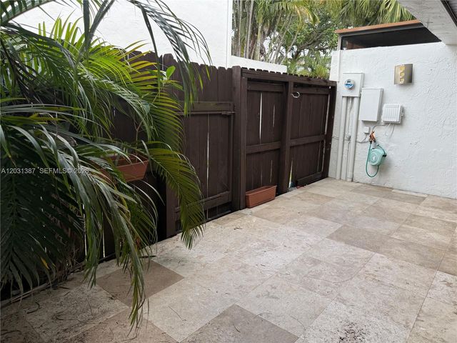 19220 NE 25th Avenue 272B, Miami, FL 33180