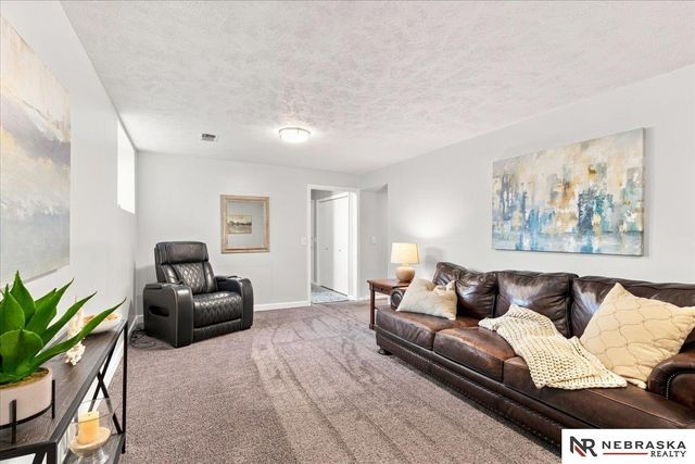 12305 Grey Fawn Drive, Omaha, NE 68154