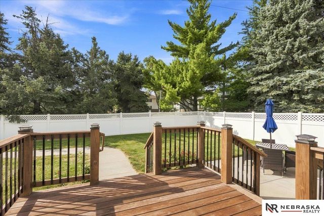 12305 Grey Fawn Drive, Omaha, NE 68154