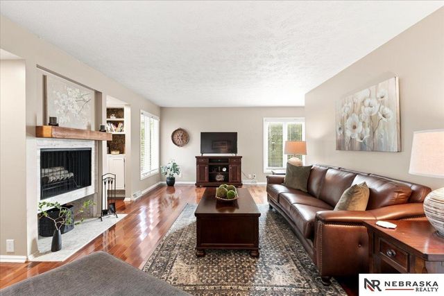 12305 Grey Fawn Drive, Omaha, NE 68154