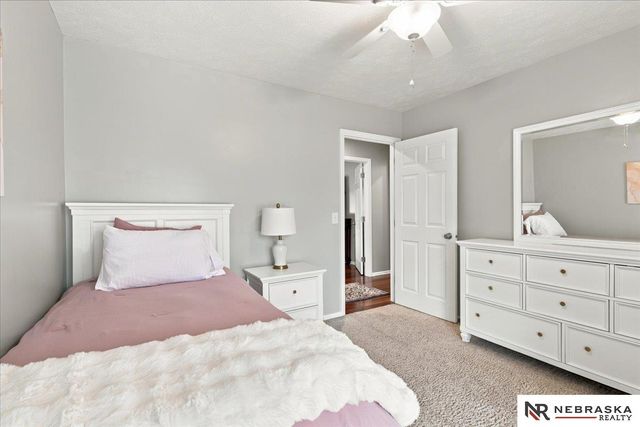 12305 Grey Fawn Drive, Omaha, NE 68154