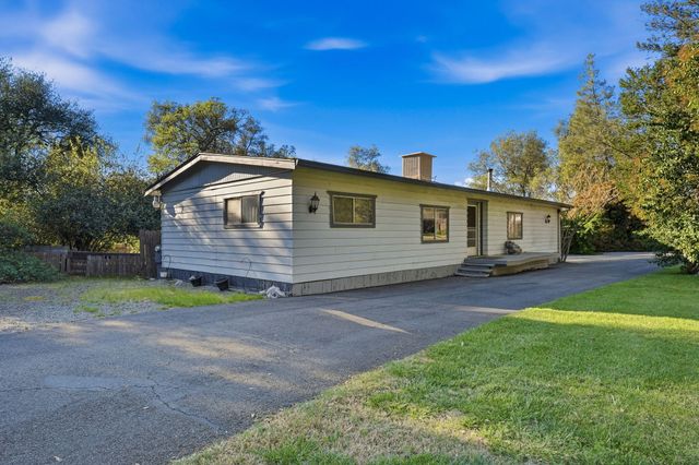 11972 Bella Vista Court, Bella Vista, CA 96008