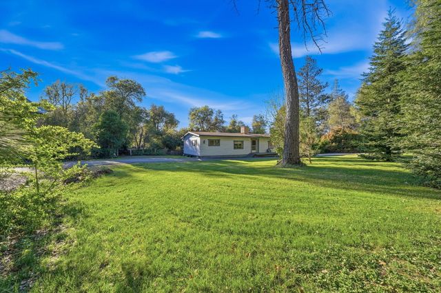 11972 Bella Vista Court, Bella Vista, CA 96008