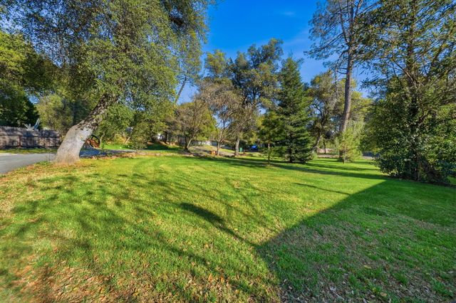 11972 Bella Vista Court, Bella Vista, CA 96008