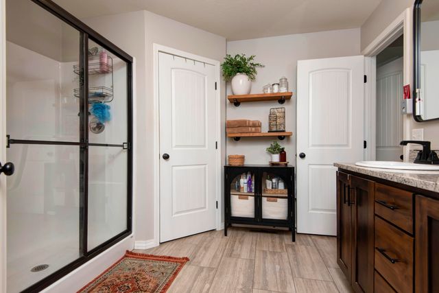 689 N Maplewood Hills Road, Nixa, MO 65714
