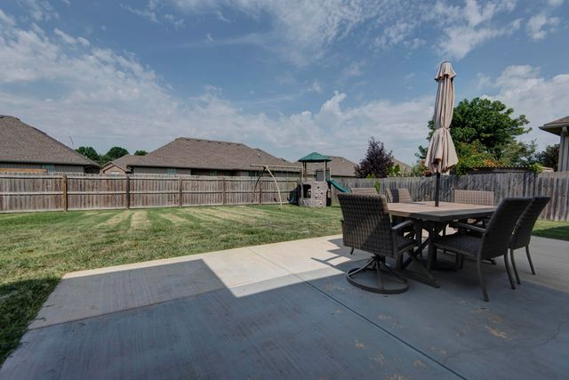 689 N Maplewood Hills Road, Nixa, MO 65714