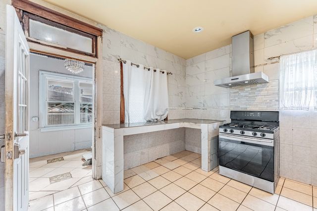 6023 S Talman Avenue, Chicago, IL 60629