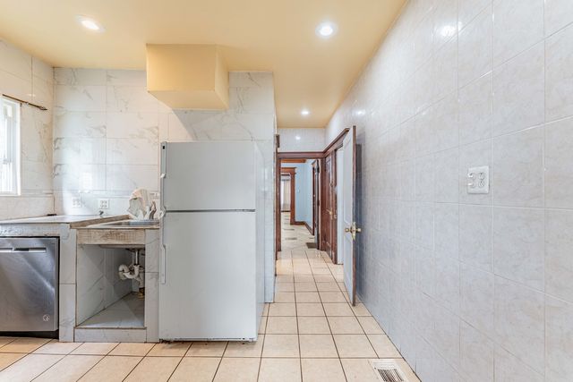 6023 S Talman Avenue, Chicago, IL 60629