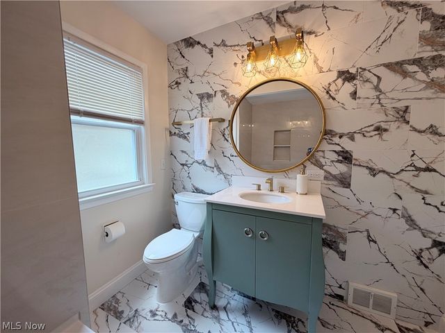 6020 S Park Boulevard, Parma, OH 44134
