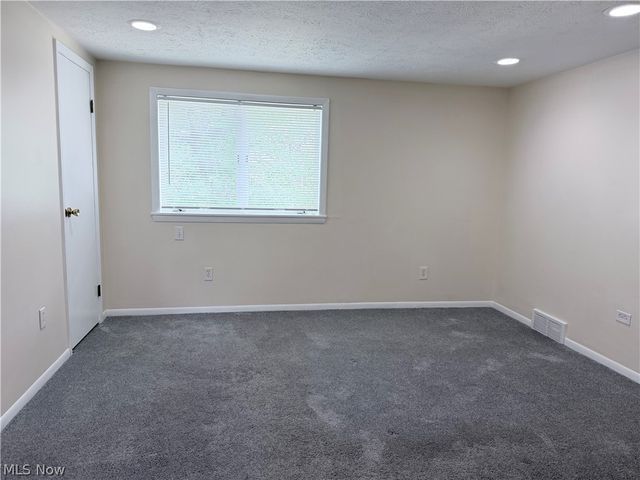 6020 S Park Boulevard, Parma, OH 44134