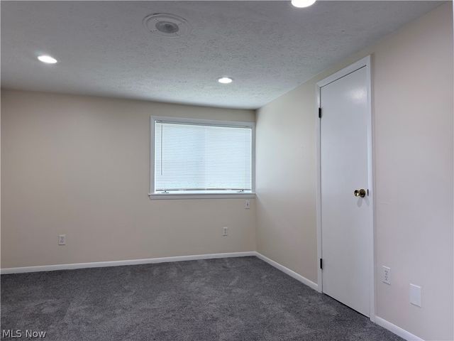 6020 S Park Boulevard, Parma, OH 44134