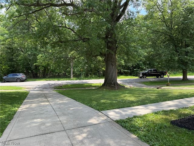 6020 S Park Boulevard, Parma, OH 44134