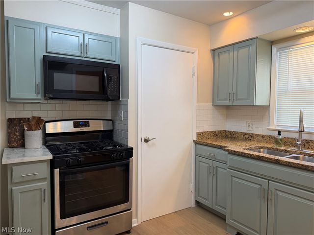 6020 S Park Boulevard, Parma, OH 44134