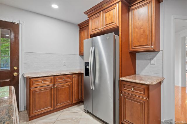 20 Overhill Place 1, Yonkers, NY 11104