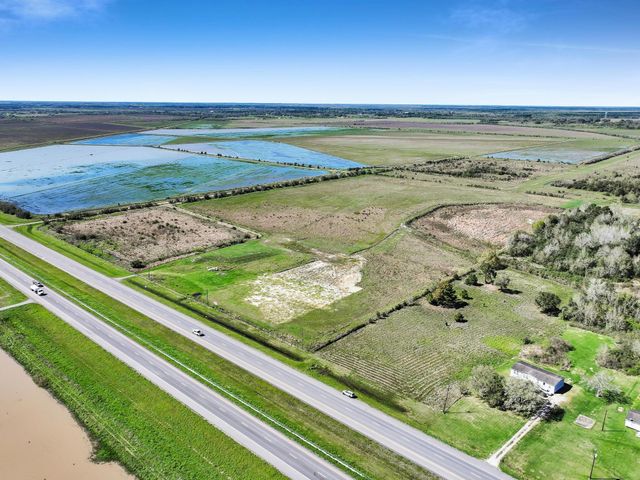 0000 Hwy 73, Hamshire, TX 77622