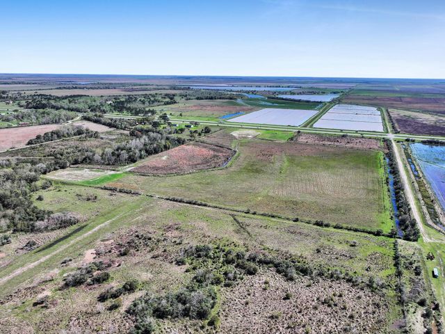 0000 Hwy 73, Hamshire, TX 77622