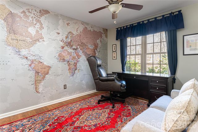 106 Oak Hollow Court, Asheville, NC 28805