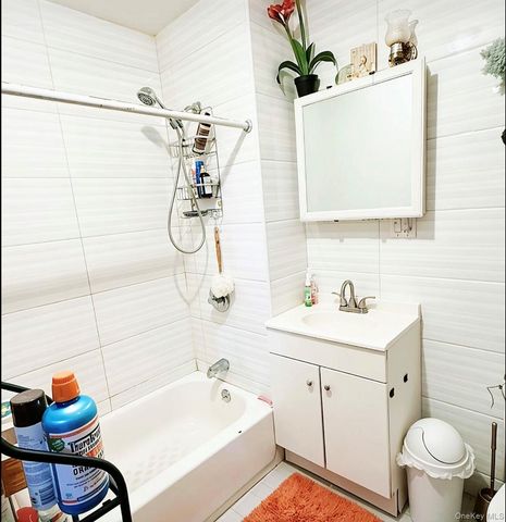 10505 Northern Boulevard 1, Corona, NY 11368