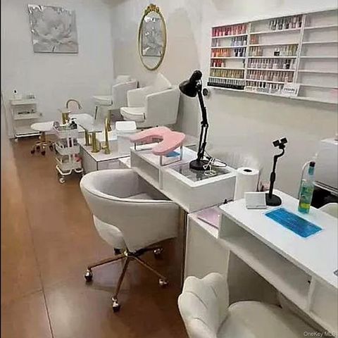 10505 Northern Boulevard 1, Corona, NY 11368