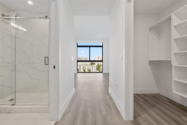 101 Diplomat Pkwy 1002, Hallandale Beach, FL 33009