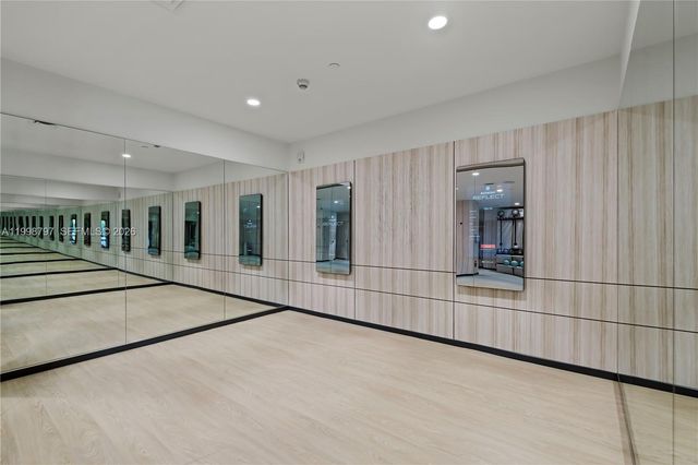 101 Diplomat Pkwy 1002, Hallandale Beach, FL 33009