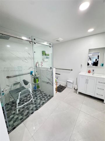 7140 W 15th Ct, Hialeah, FL 33014