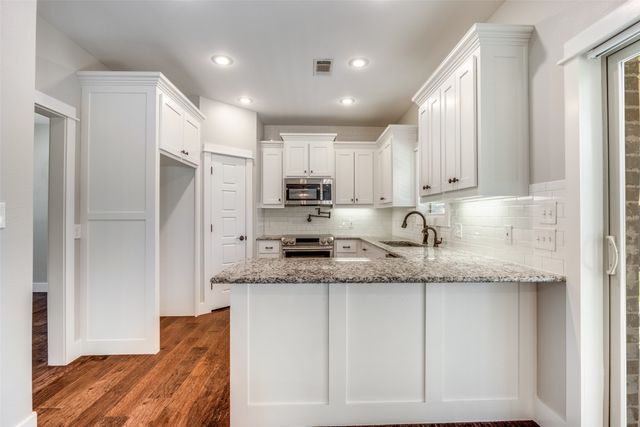 208 Greenway Bend, Pottsboro, TX 75076