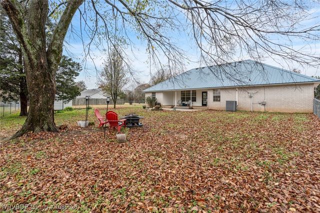 7110 Cardinal Drive, Van Buren, AR 72956