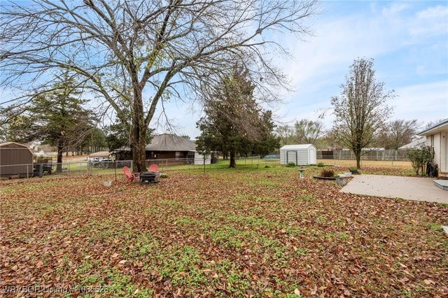 7110 Cardinal Drive, Van Buren, AR 72956