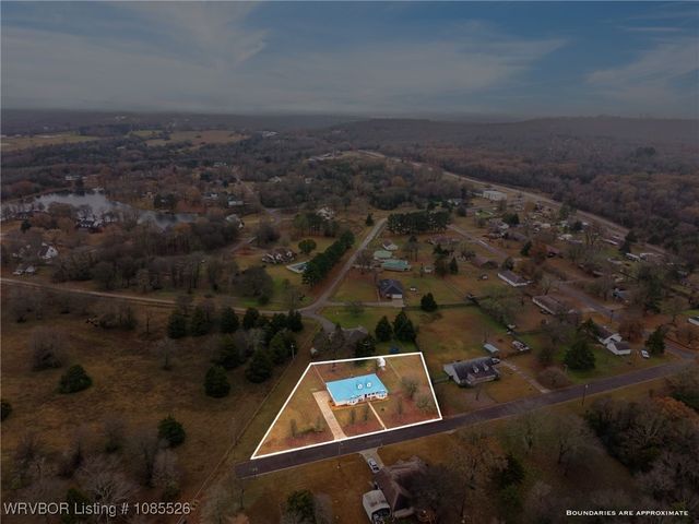 7110 Cardinal Drive, Van Buren, AR 72956