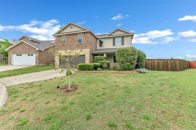 1020 Breeders Cup Drive, Fort Worth, TX 76179
