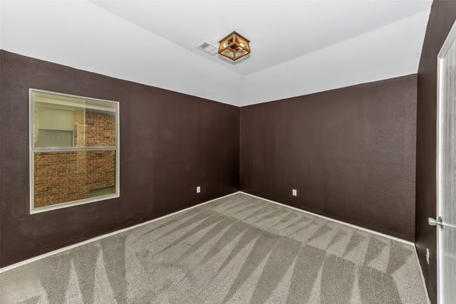 1020 Breeders Cup Drive, Fort Worth, TX 76179