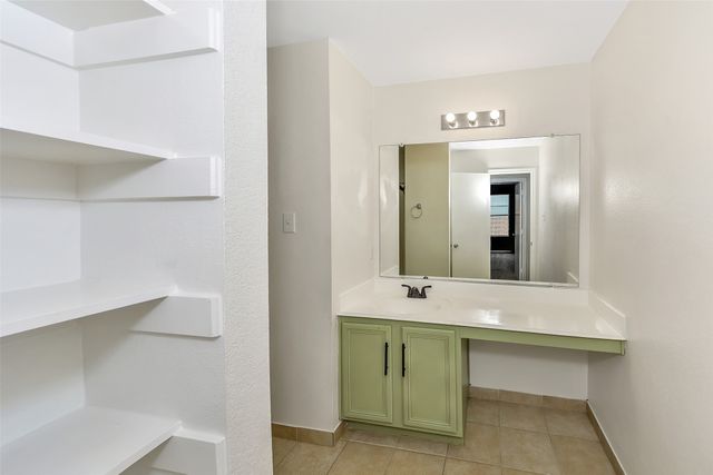 1020 Breeders Cup Drive, Fort Worth, TX 76179