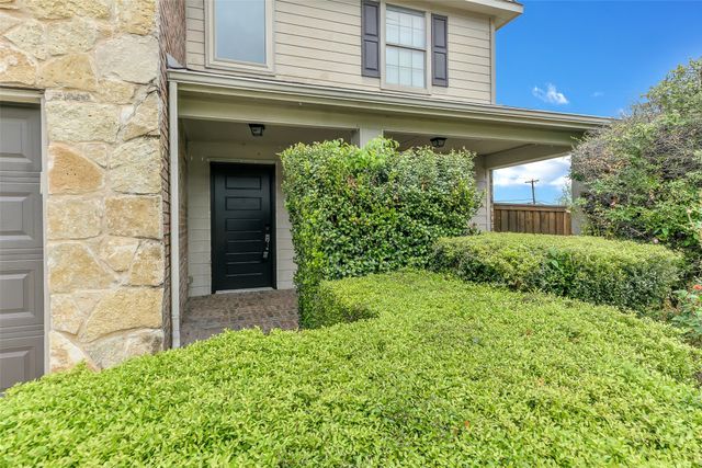 1020 Breeders Cup Drive, Fort Worth, TX 76179