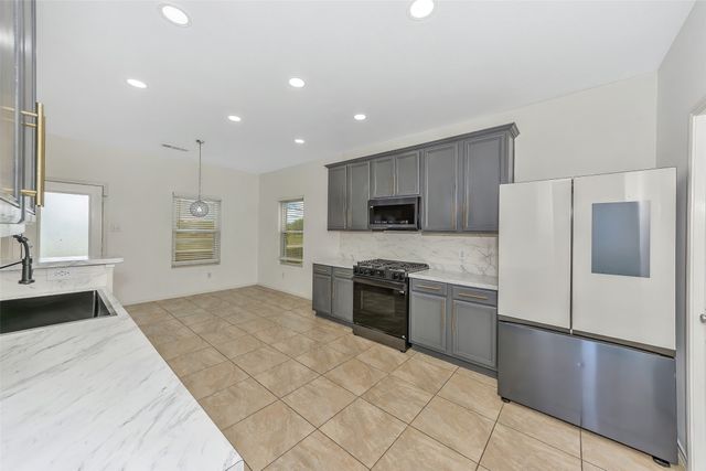 1020 Breeders Cup Drive, Fort Worth, TX 76179