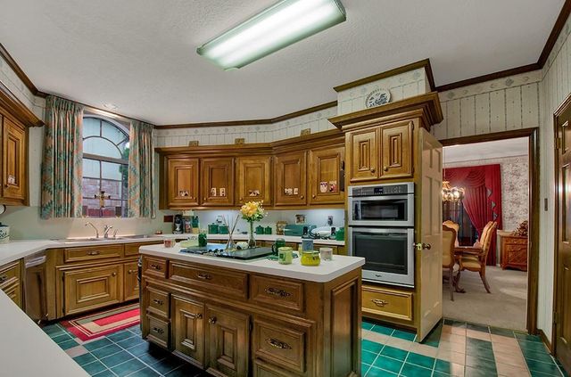 12211 Cypresswood Drive, Houston, TX 77070