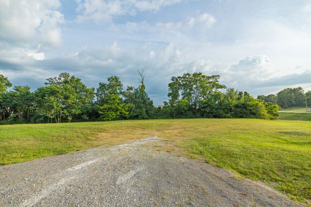 2408 Nashville Hwy, Columbia, TN 38401
