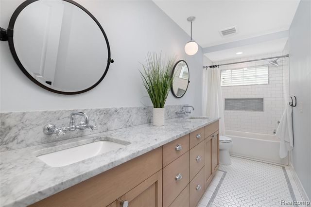 709 S Blair Avenue, Royal Oak, MI 48067