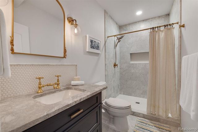 709 S Blair Avenue, Royal Oak, MI 48067
