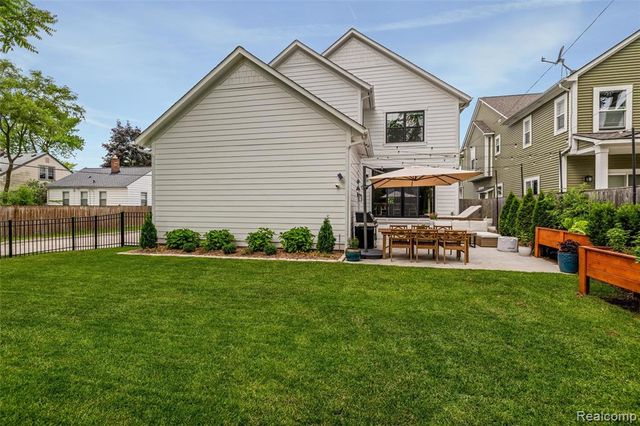 709 S Blair Avenue, Royal Oak, MI 48067
