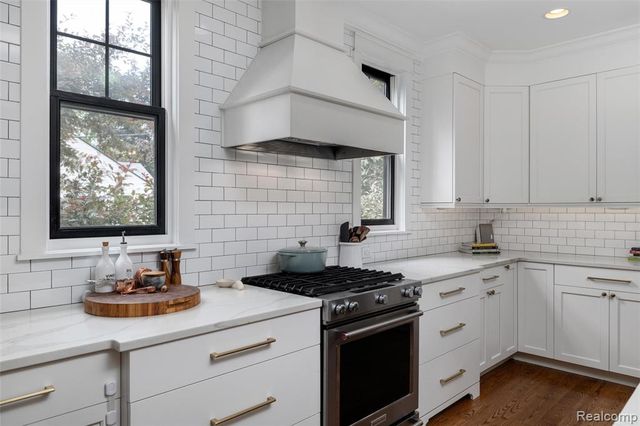709 S Blair Avenue, Royal Oak, MI 48067