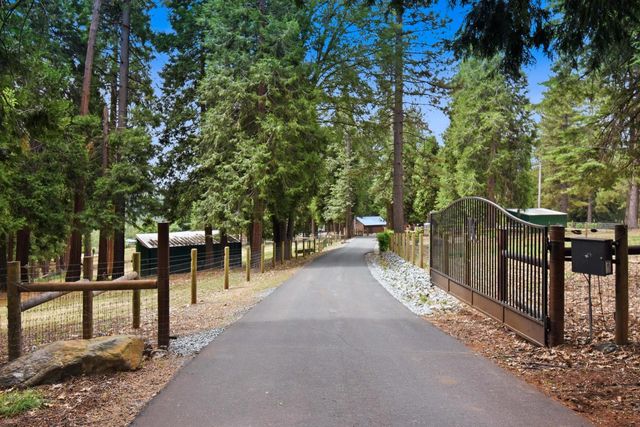 29070 Ridge View Rd, Foresthill, CA 95631