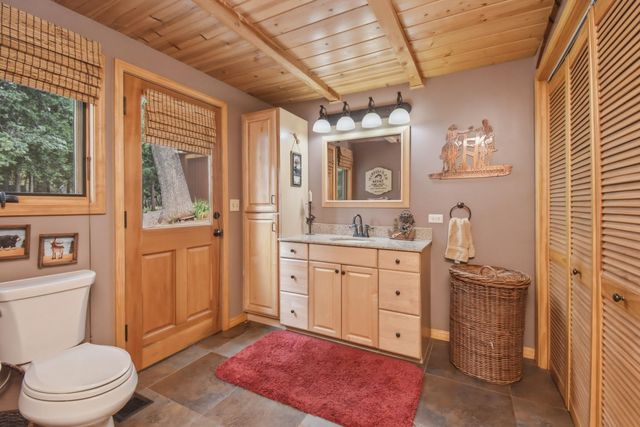29070 Ridge View Rd, Foresthill, CA 95631