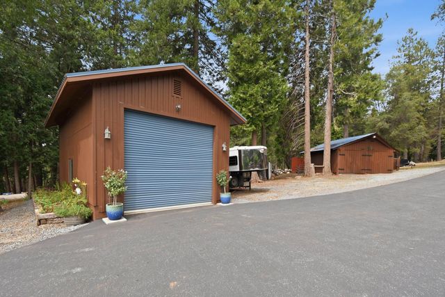 29070 Ridge View Rd, Foresthill, CA 95631