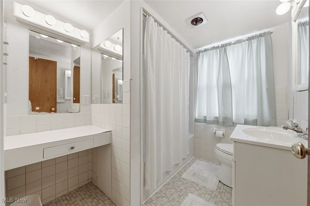 7503 Whittington Avenue, Parma, OH 44129