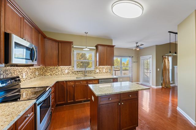 2187 Gold Valley Dr, Murfreesboro, TN 37130