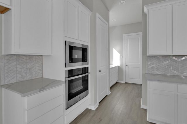 2822 Sapphire Hills Drive, Iowa Colony, TX 77583